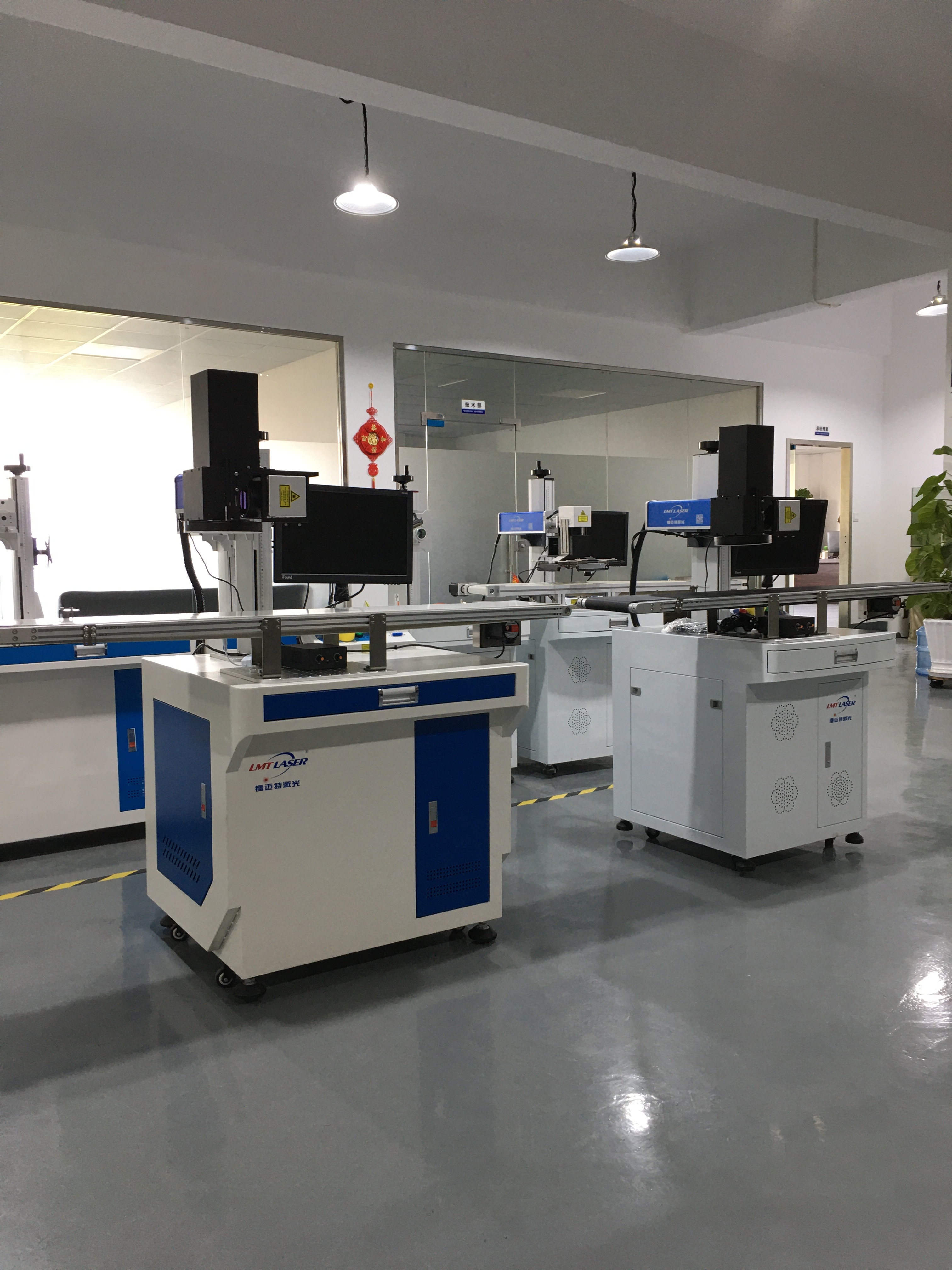 CCD視覺定位激光打標(biāo)機.jpg CCD視覺定位激光打標(biāo)機.jpg